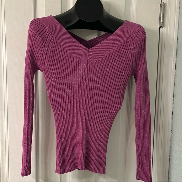 New York & Company Y2K Vintage Classic Ribbed
Knit V-neck Sweater Magenta Small - Picture 8 of 8